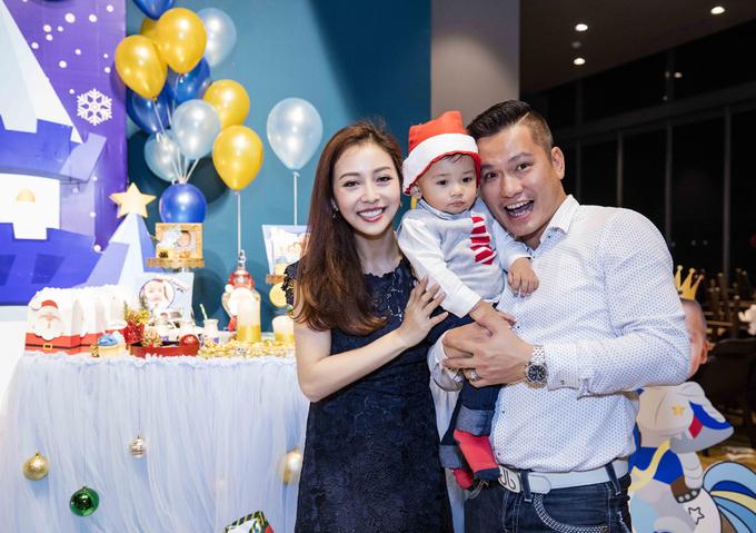 Vợ chồng Jennifer Phạm mừng sinh nhật con trai út